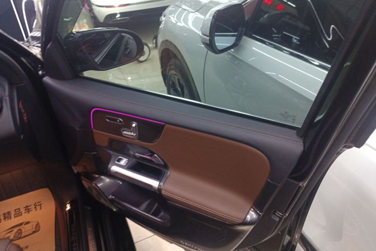 奔驰GLB 2024款 GLB 220 时尚型中控内饰7005