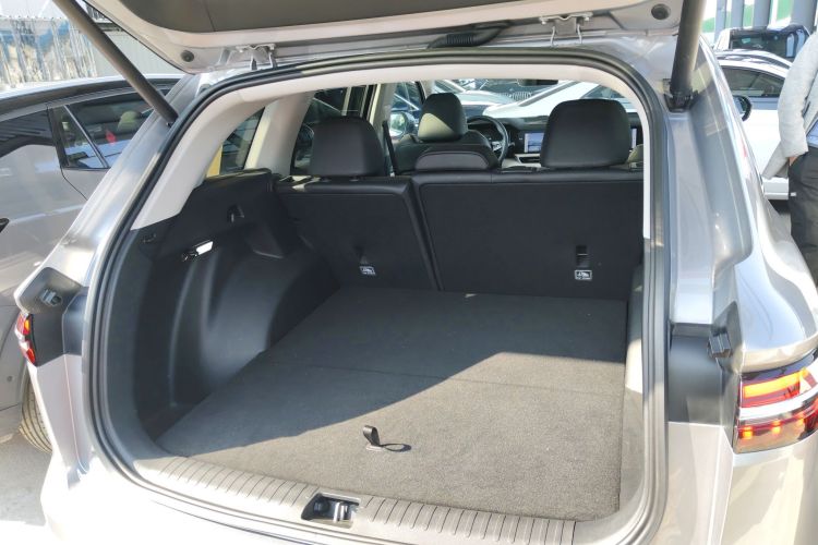 吉利汽车 星越L 2023款 2.0TD 高功自动两驱旗舰型机舱底盘23