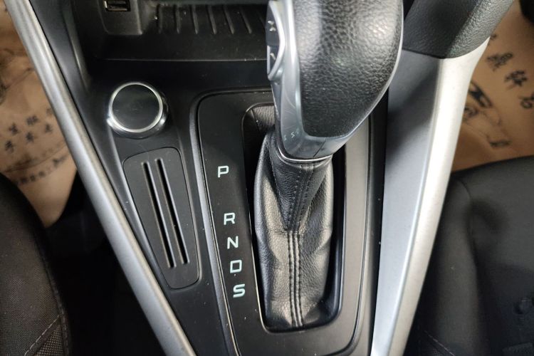 福特 福克斯 2017款 两厢 1.6L 自动舒适型智行版中控内饰18