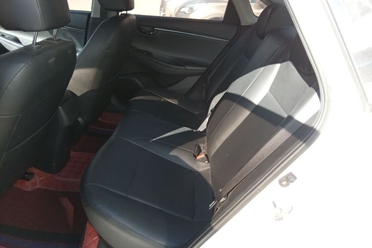 现代 悦动 2020款 1.6L 自动GL悦目版中控内饰7004