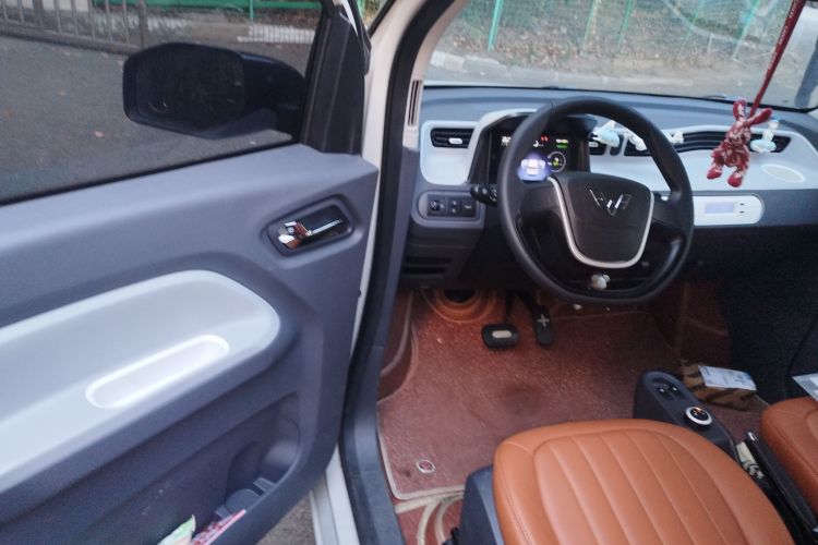 五菱汽车 宏光MINIEV 2022款 马卡龙时尚款 磷酸铁锂中控内饰7003