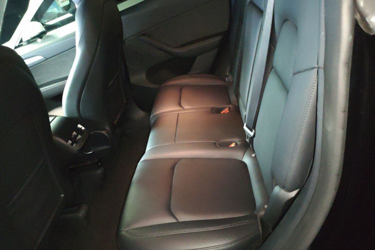 特斯拉 Model Y 2023款 长续航全轮驱动版中控内饰21