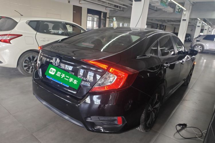 本田 思域 2016款 220TURBO CVT尊贵版车身外观7