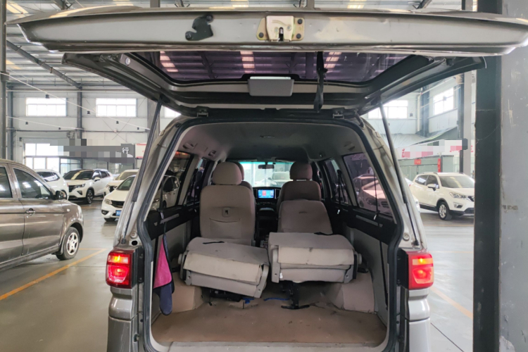 东风风行 菱智 2019款 M5L 1.6L 7座标准型 国VI局部细节23