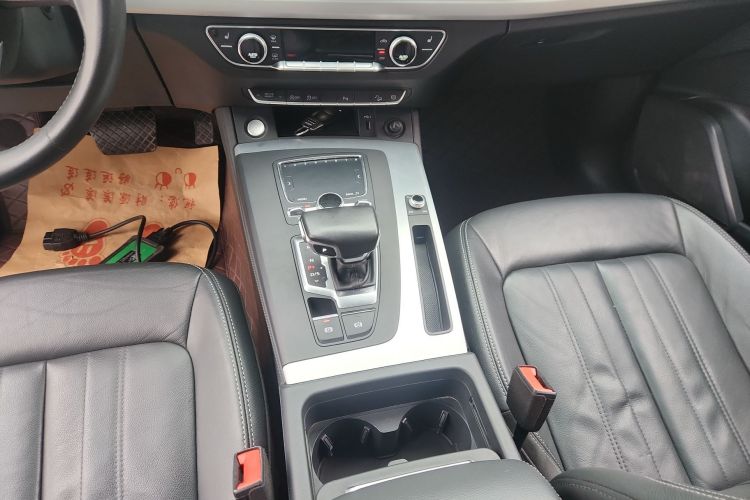 奥迪Q5L 2020款 改款 40 TFSI 荣享时尚型中控内饰18