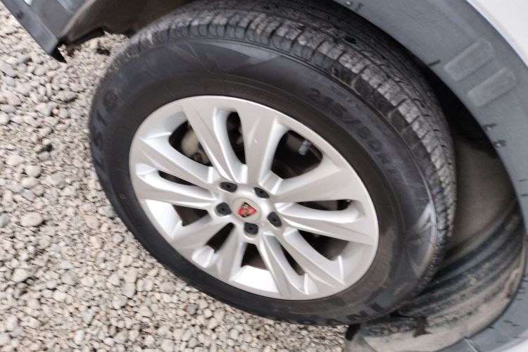 荣威RX5 2016款 20T 两驱手动旗舰版车身外观6002