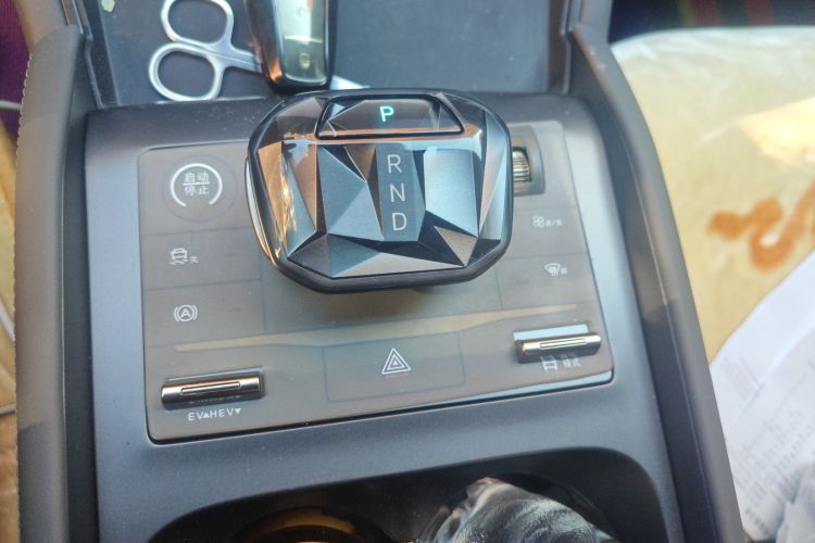 比亚迪 秦L 2024款 DM-i 120KM领先型中控内饰18