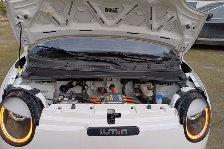 长安启源 长安Lumin 2022款 210km 香甜款机舱底盘24