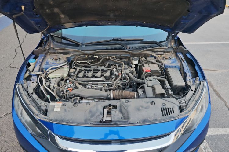 本田 思域 2016款 220TURBO 手动豪华版机舱底盘24