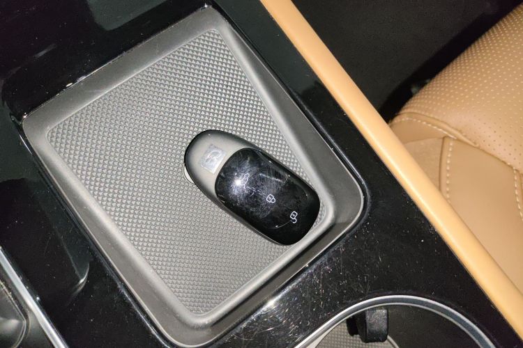 理想汽车 理想ONE 2021款 增程6座版中控内饰7001