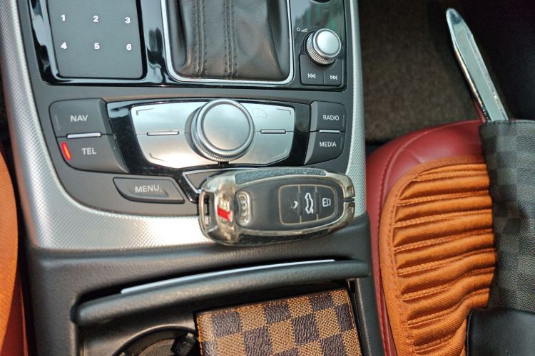 奥迪A6L 2016款 45 TFSI quattro 运动型中控内饰11