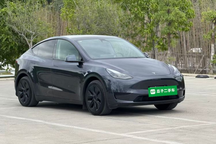 特斯拉 Model Y 2024款 后轮驱动版车身外观3