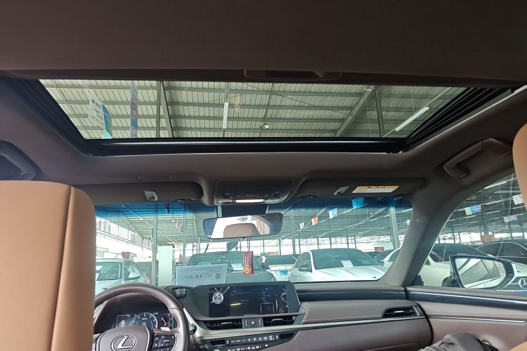 雷克萨斯ES 2020款 200 卓越版中控内饰22