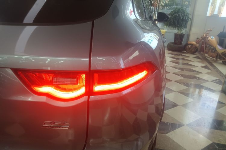 捷豹F-PACE 2020款 2.0T 赛旗版车身外观9