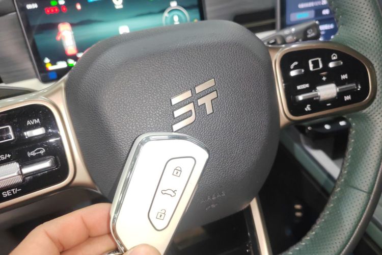 捷途山海L9 2024款 1.5TD 2DHT Max 7座中控内饰7001