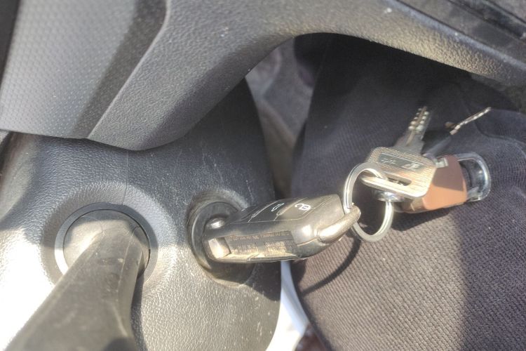 大众 捷达 2017款 1.4L 手动时尚型中控内饰11