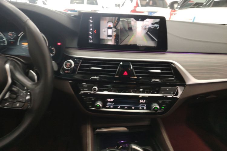 宝马5系 2018款 530Li 尊享型 豪华套装中控内饰16