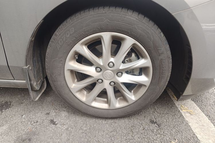 别克GL6 2018款 18T 6座豪华型车身外观10