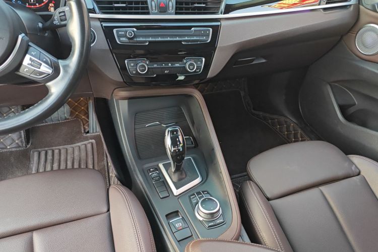 宝马X1 2021款 sDrive25Li 领先型中控内饰18