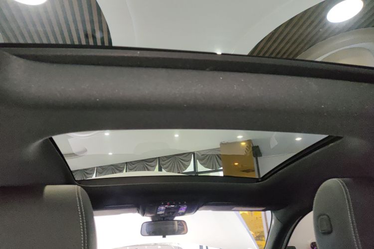 奔驰A级 2022款 改款三 A 200 L 运动轿车时尚型局部细节22