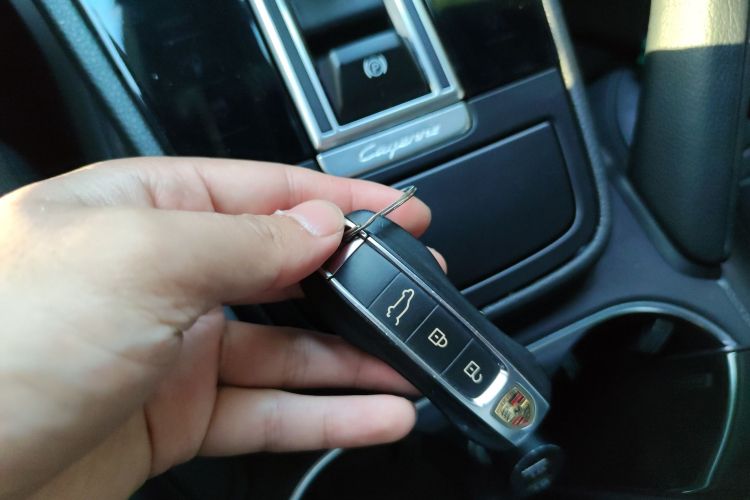 保时捷 2019款 Cayenne 3.0T中控内饰7001