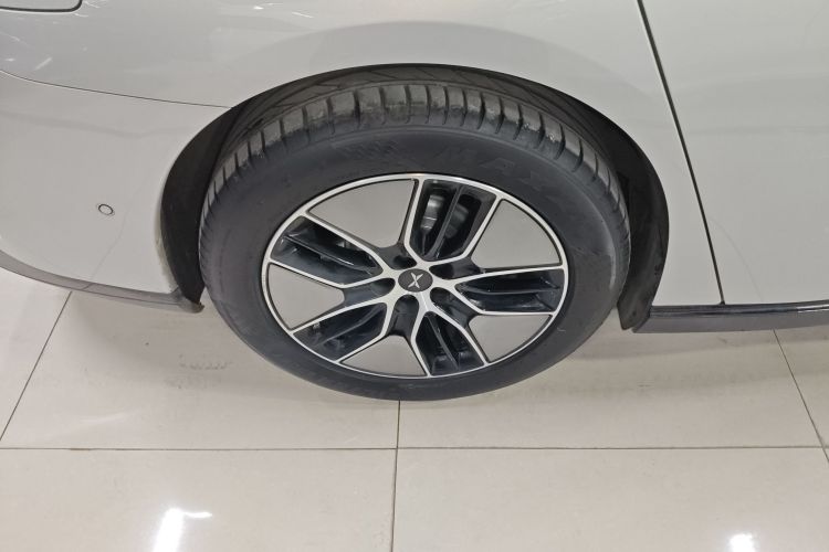 小鹏P7 2023款 P7i 702 Pro车身外观6008