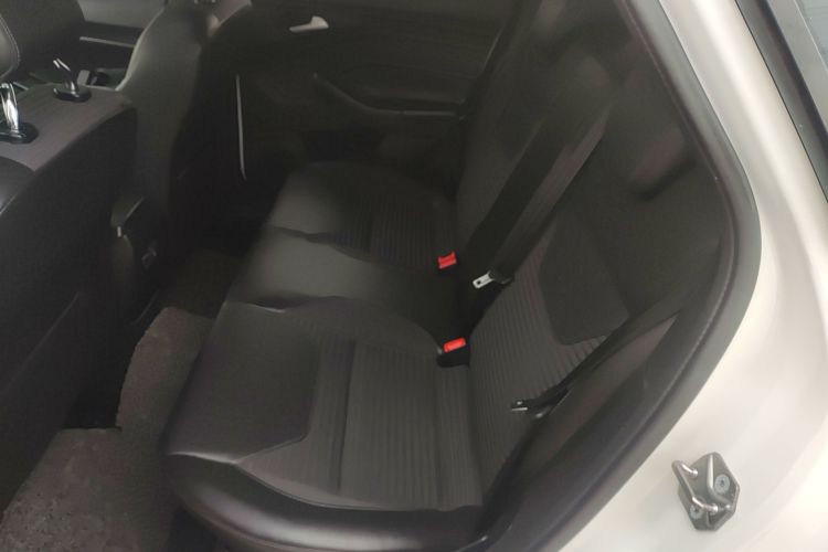 福特 福克斯 2018款 两厢经典 1.6L 自动风尚型智行版中控内饰21