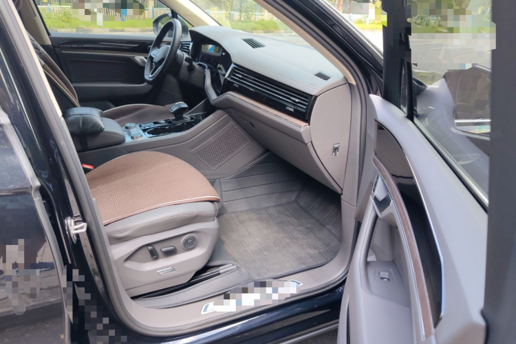 大众 途锐 2022款 2.0TSI 锐尚版局部细节9005