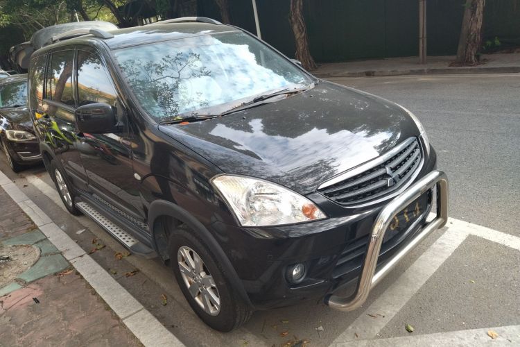 三菱 君阁 2011款 2.0L 自动挡豪华型车身外观3