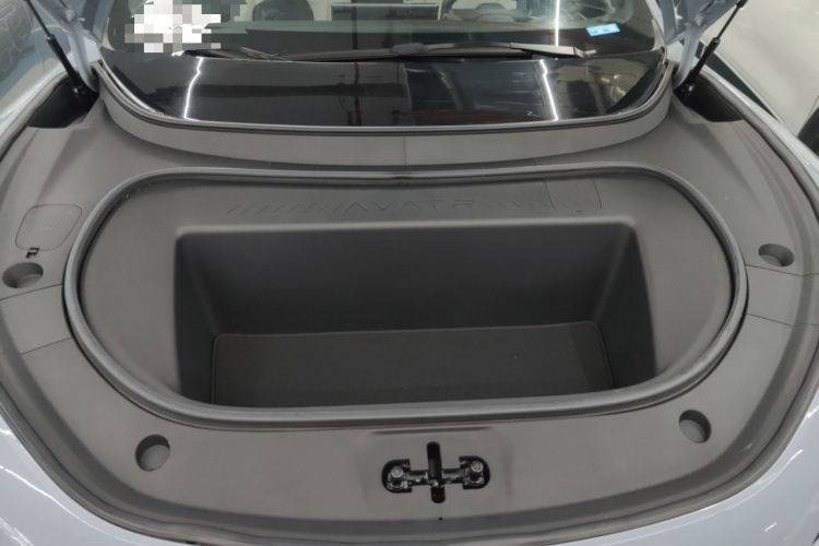 阿维塔12 2023款 650 三激光四驱性能版机舱底盘24