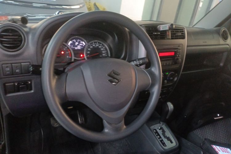 铃木 吉姆尼 2015款 1.3 AT JLX局部细节13