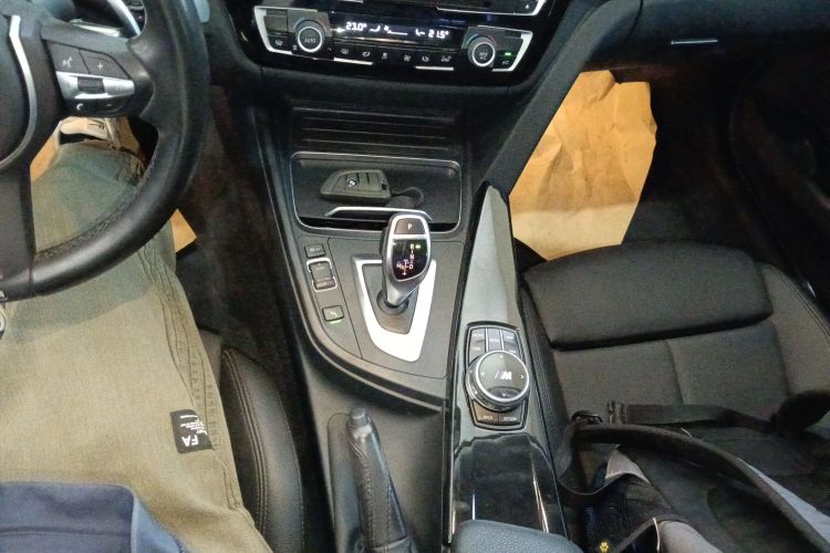 宝马3系 2019款 320Li M运动套装局部细节18