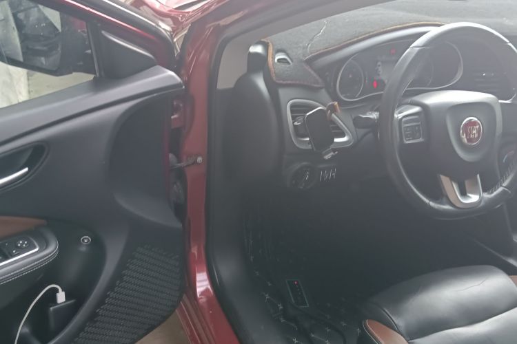 菲亚特 菲翔 2015款 1.4T 自动劲享版中控内饰7003