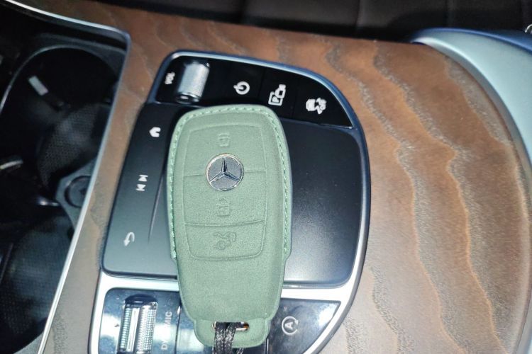 奔驰GLC 2022款 改款二 GLC 260 L 4MATIC 豪华型中控内饰7001