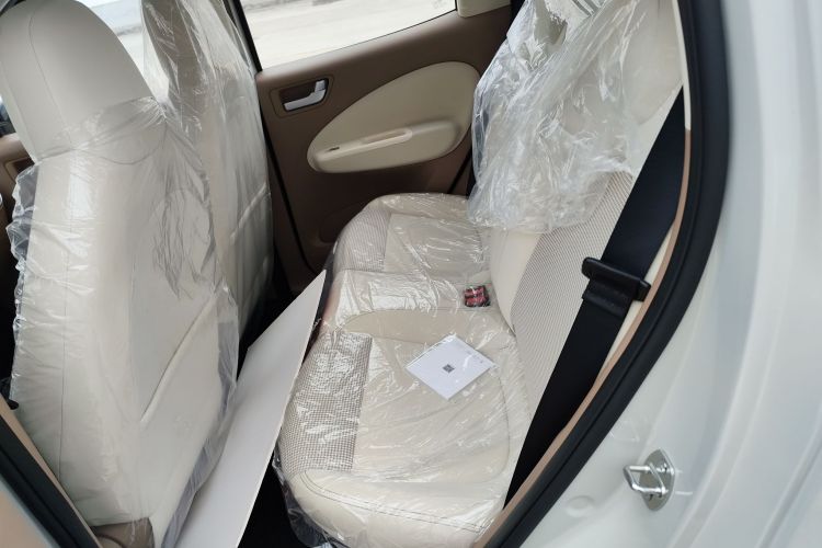 五菱汽车 宏光MINIEV 2025款 四门版 进阶款中控内饰7004