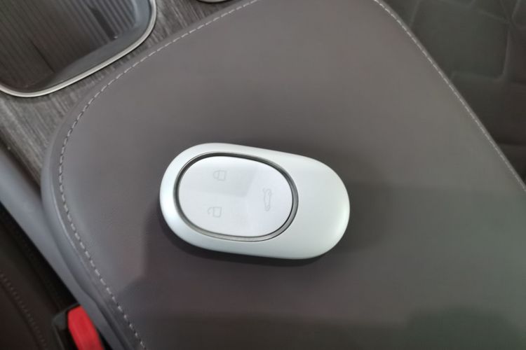 蔚来ET7 2024款 75kWh 行政版中控内饰7001