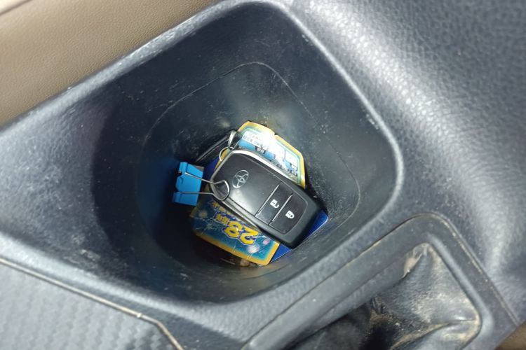 丰田 RAV4荣放 2013款 2.0L CVT四驱新锐版中控内饰11