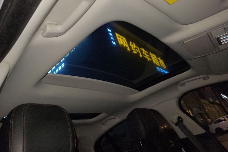 捷豹XEL 2018款 2.0T 250PS 尊享版中控内饰22