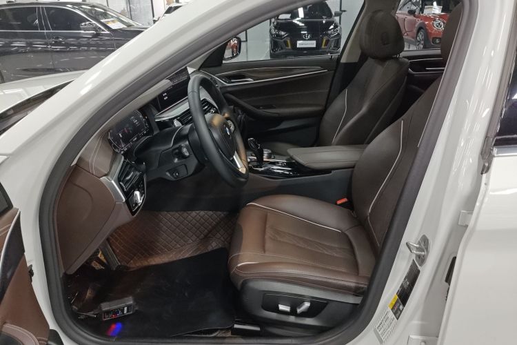 宝马5系新能源 2021款 535Le 豪华套装中控内饰19