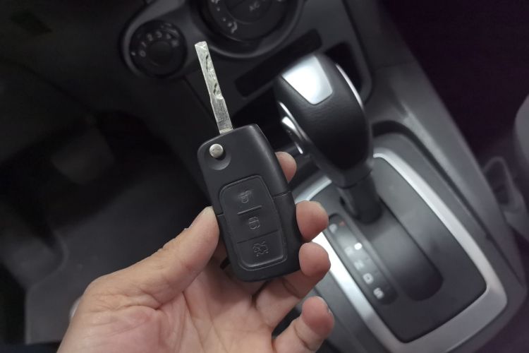 福特 嘉年华 2013款 两厢 1.5L 自动时尚型中控内饰7001