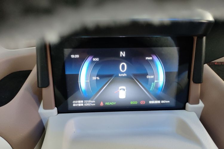 奔腾小马 2026款 222km 炫彩马中控内饰14