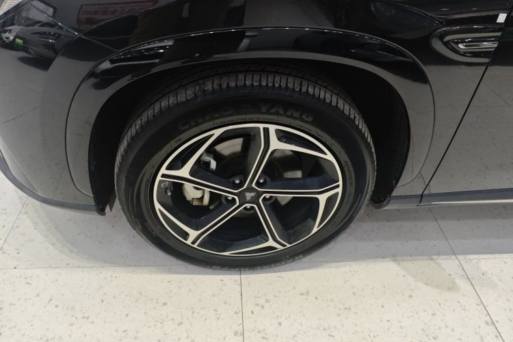 哪吒汽车 哪吒L 2024款 增程 310 闪充版车身外观6007