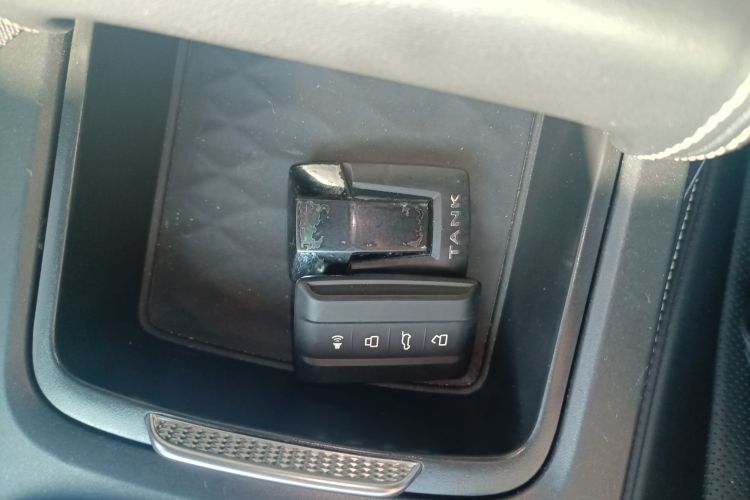 坦克300 2021款 越野版 2.0T 征服者中控内饰11