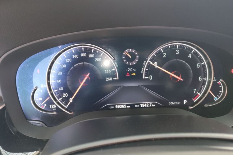 宝马5系 2018款 改款 530Li 领先型 豪华套装中控内饰14