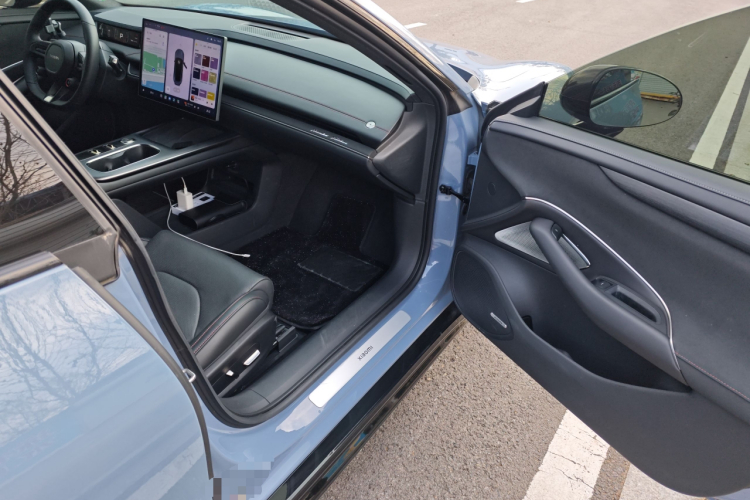 小米汽车 小米SU7 2024款 后驱标准创始版局部细节9005