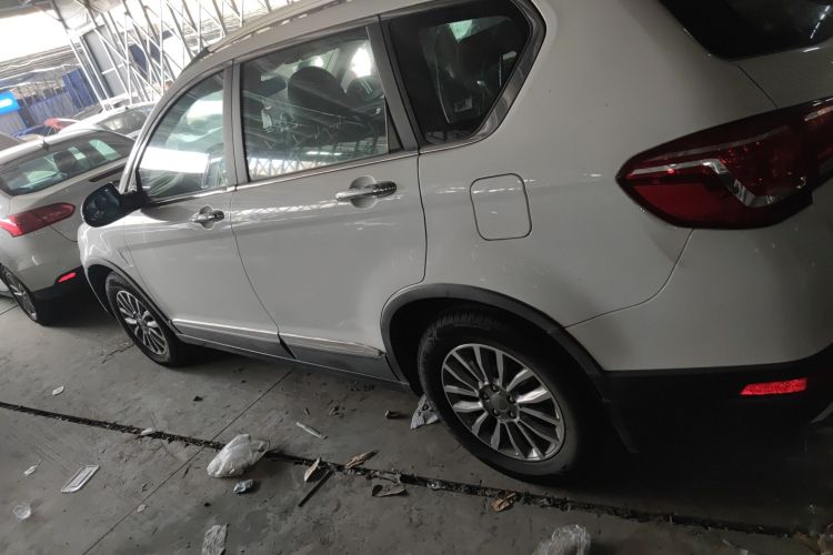 哈弗H6 2017款 红标 运动版 1.5T 自动两驱豪华型车身外观6003