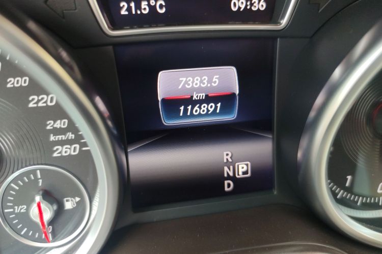 奔驰GLE 2017款 GLE 320 4MATIC 动感型中控内饰15