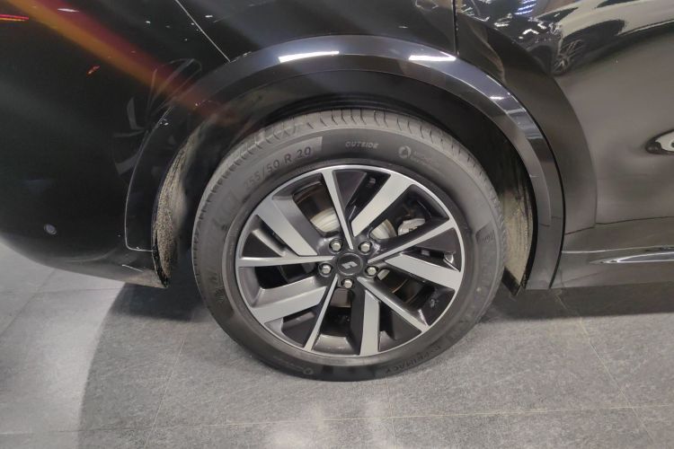 理想汽车 理想L8 2023款 Pro车身外观6008