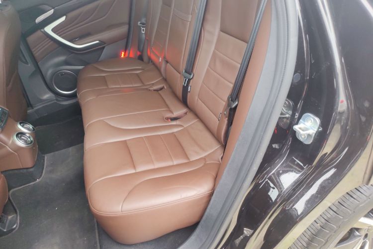 魏牌 VV7 2017款 2.0T 超豪型中控内饰21