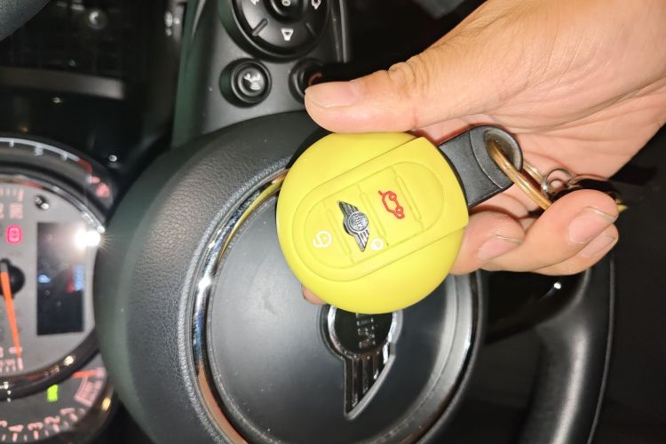 MINI 2018款 1.5T COOPER 经典派中控内饰11